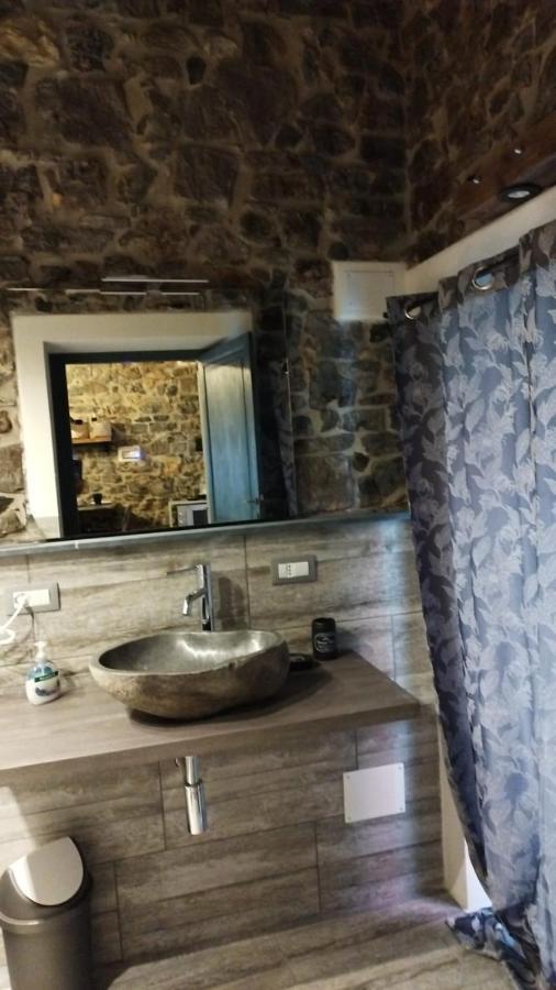 La pietra di Sersa Quaratica Esterno foto