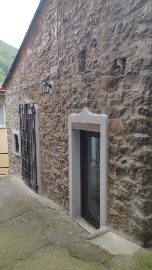 La pietra di Sersa Quaratica Esterno foto